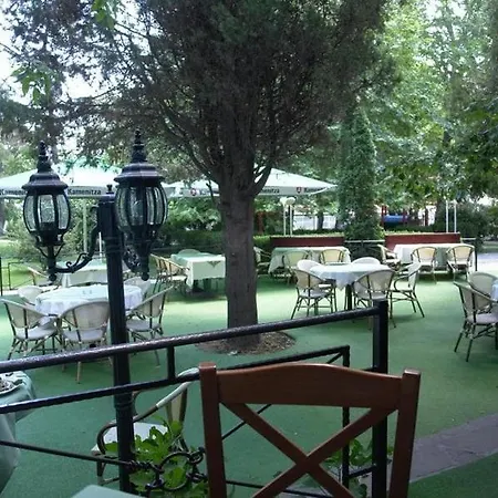 מלון Oasis Park - New Managment 3*