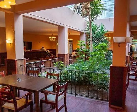 酒店 Oasis Park - New Managment 3*