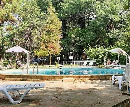 Oasis Park - New Managment מלון נסבר
