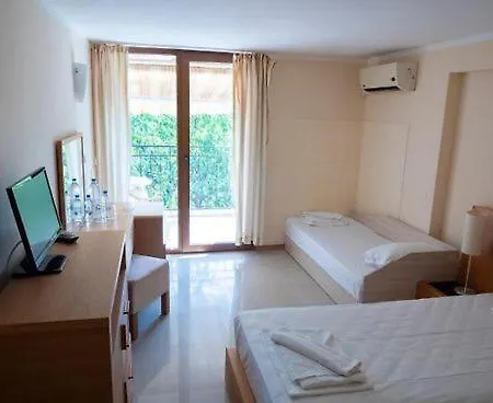 酒店 Oasis Park - New Managment 3*